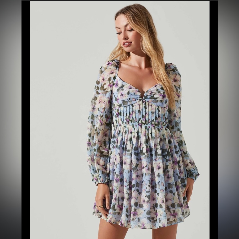 ASTR Floral Puff-Sleeve Mini Dress in Blue, Purple, White